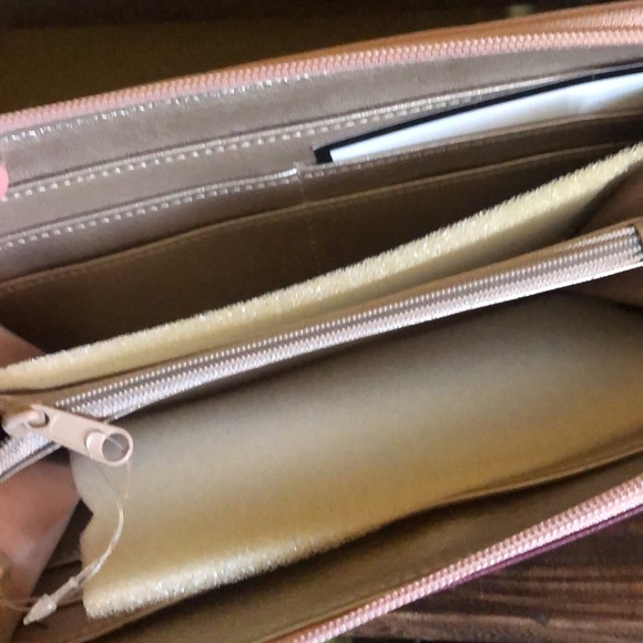 Nine West Wallet! - Picture 3 of 4